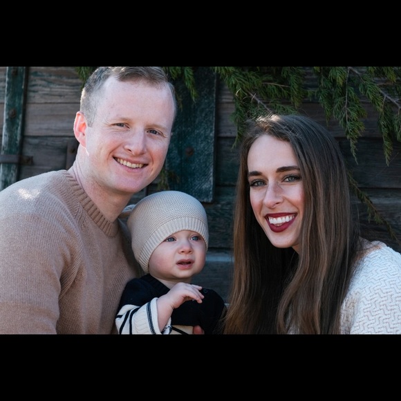 Meet your Posher, Ashtin - Picture 3 of 4